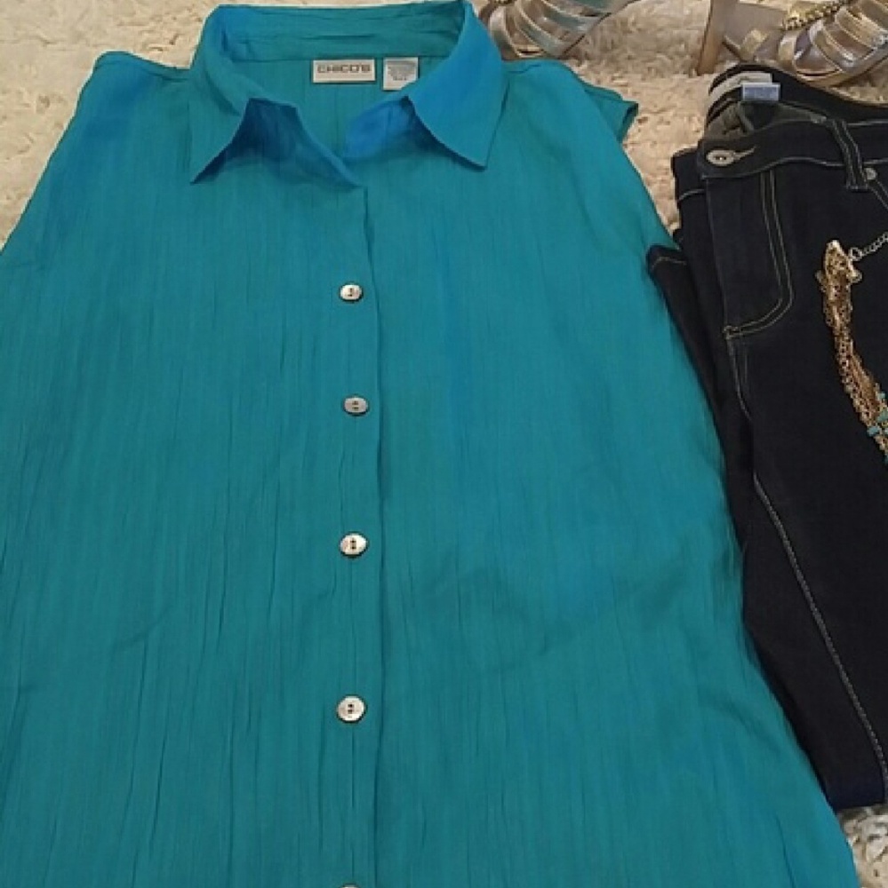 Chicos sleeveless blouse - DONATED